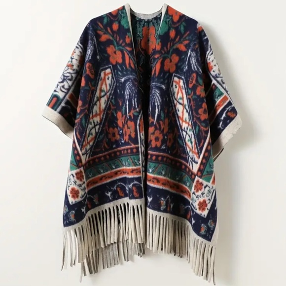 NEW ! BohoMulticolor Patterned Poncho